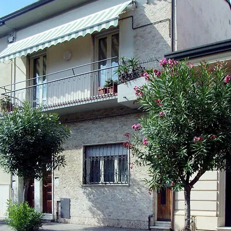 Locazione Turistica Casa Alby Appartement Viareggio